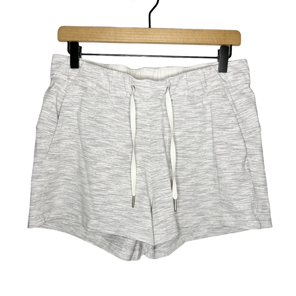 Lululemon On The Fly Short *2.5" in Wee Are From Space Nimbus Battleship Gray 8